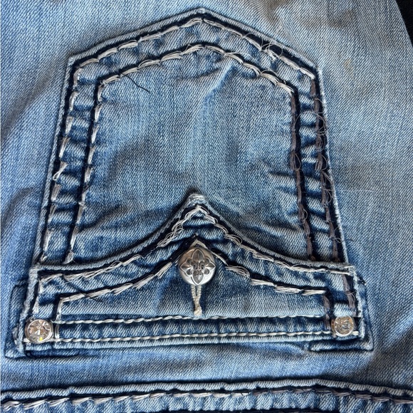 Miss Me Blue Boyfriend Capri Jeans with Decorative Stitching - Picture 6 of 6